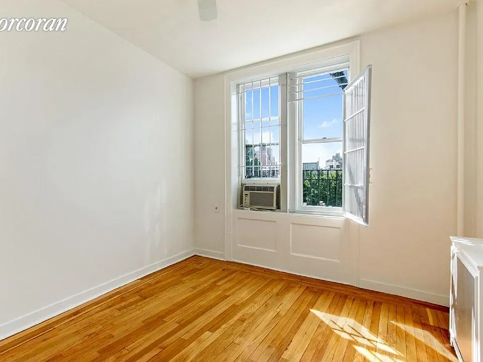 269 W 12th St #51