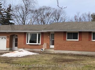 16 Penetangore Row S, Huron Kinloss, ON N2Z2N6