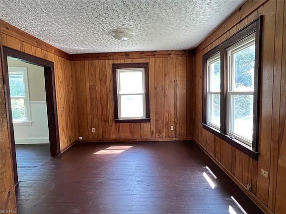 5th image of 1889 Tonawanda Ave