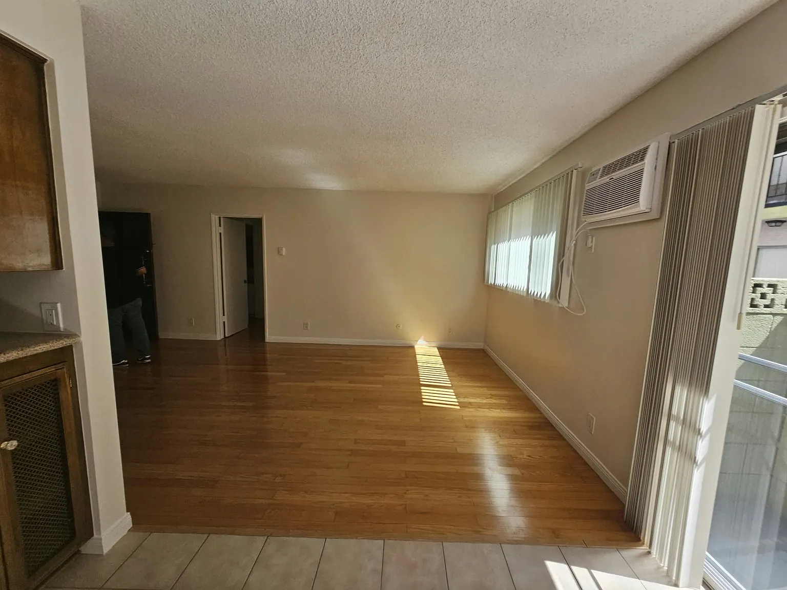 2 bed, 1100 sqft, $2,845 — Photo 2
