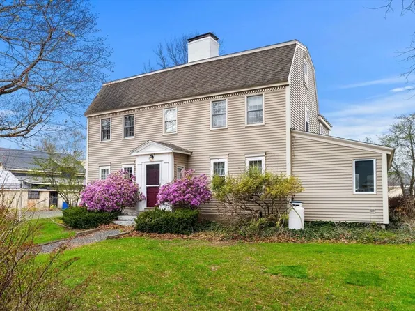 11 Union Pl, Newburyport, MA 01950