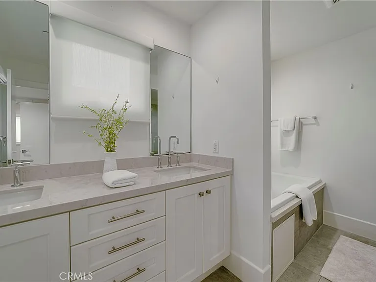 608 Heliotrope Ave — Photo 29