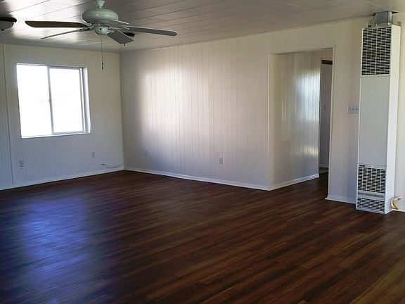 2nd image of 1009 El Camino Real St
