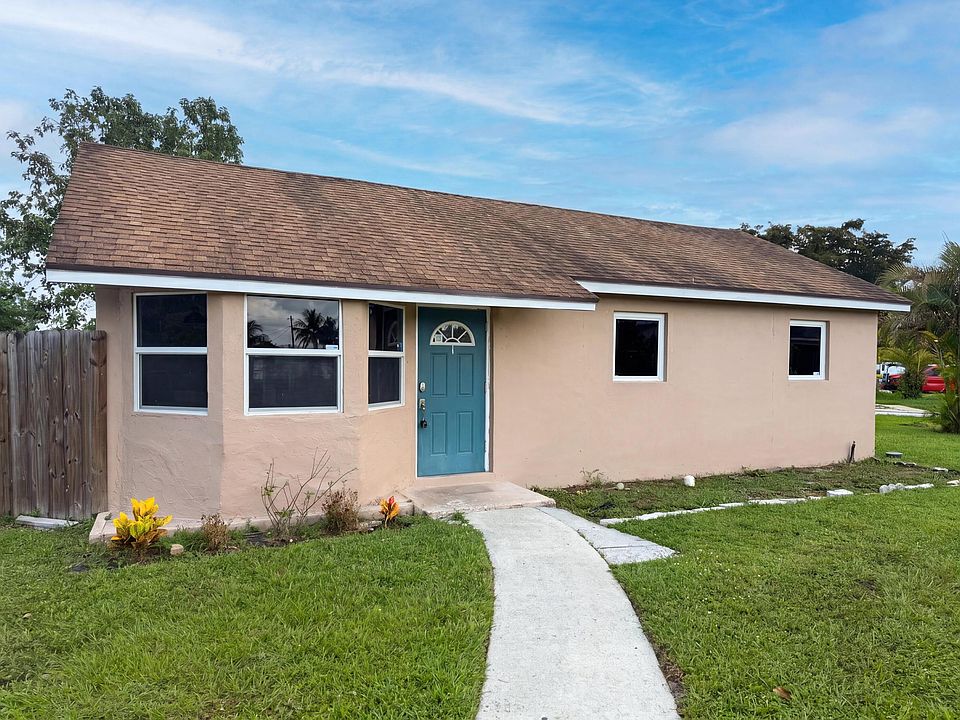 1st image of 752 Orchid Drive