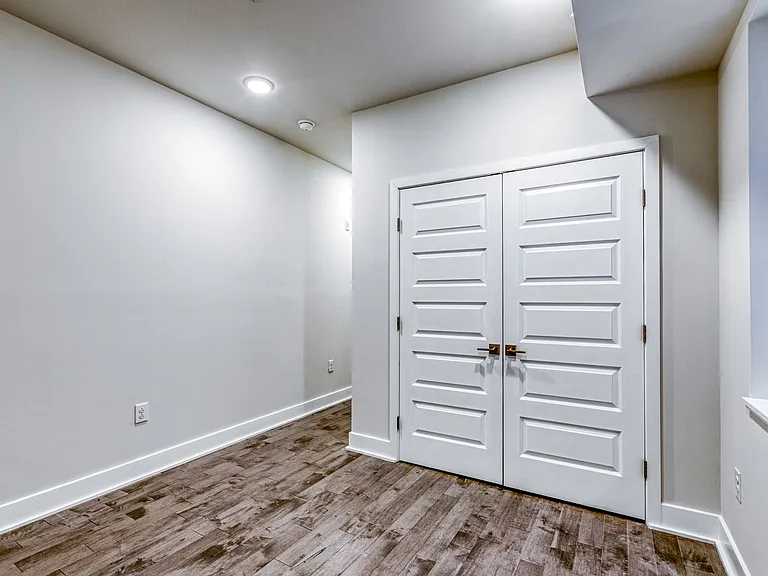 Brand New Luxury Apartments — Photo 37