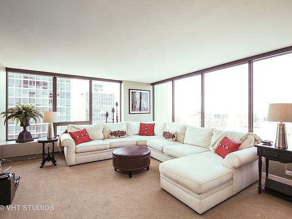 3rd image of 2800 N Lake Shore Dr APT 2616