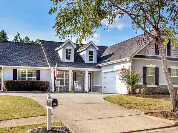 1453 Granite Falls Dr, Loganville, GA 30052