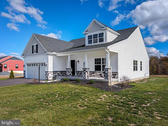 2nd image of 60 Kristi Ln