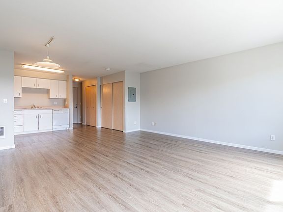 3rd image of 1800 Eastlake Ave E #1-307