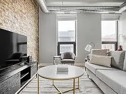 1523 W Chicago Ave #203 — Photo 3