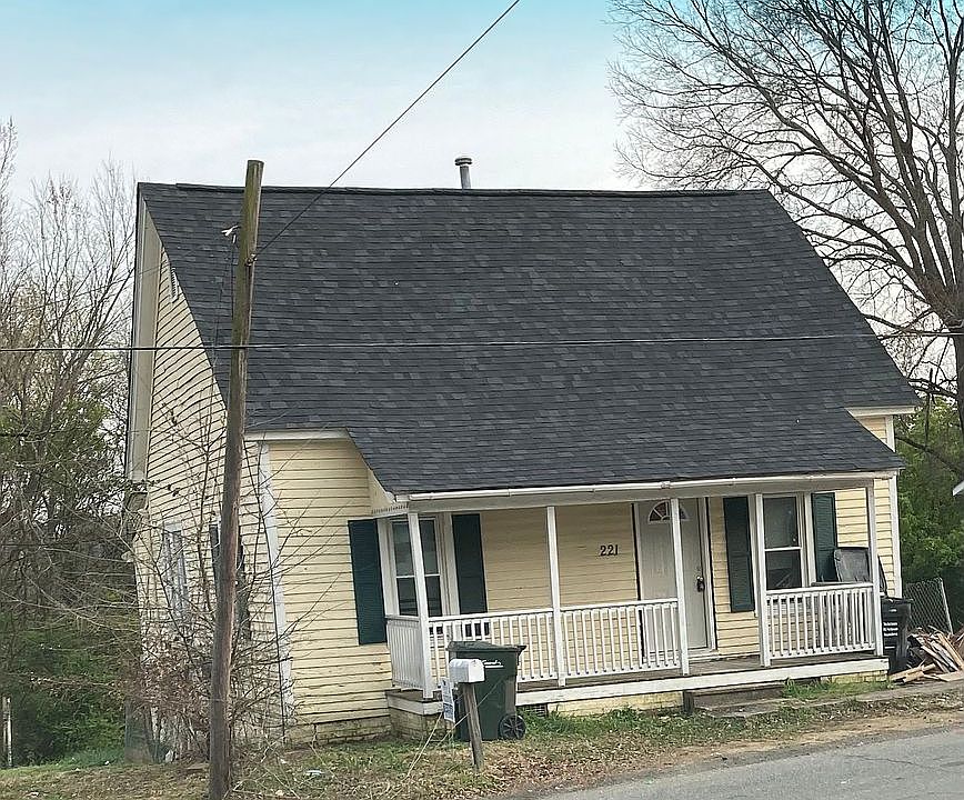 1st image of 221 Young Ave SW