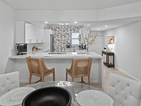 3rd image of 3010 NE 16th Avenue #101