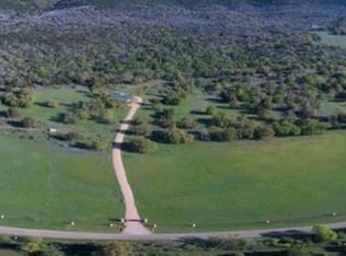 7A Escalar Dr, Llano, TX 78643