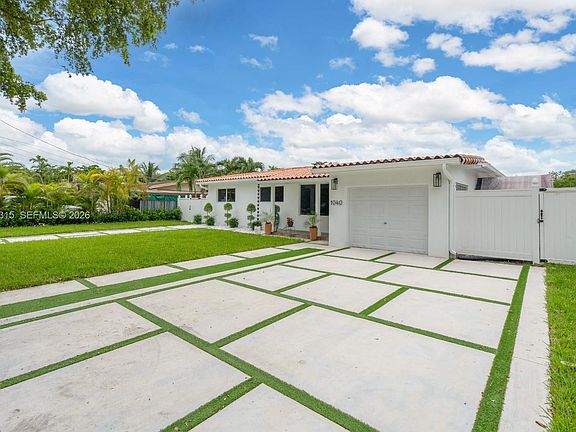 3rd image of 1040 N Royal Poinciana Blvd #1040