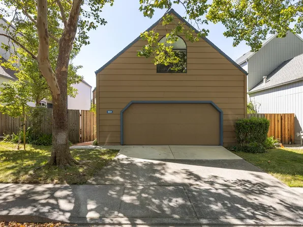 554 March Avenue, Healdsburg, CA 95448