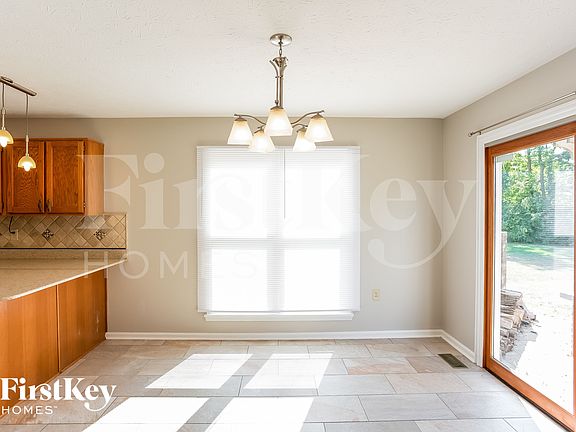 5th image of 2204 Valley Creek West Ln