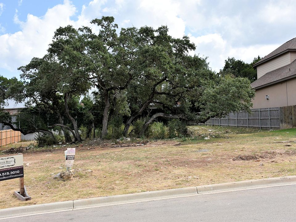 1st image of 668 Acorn Dr