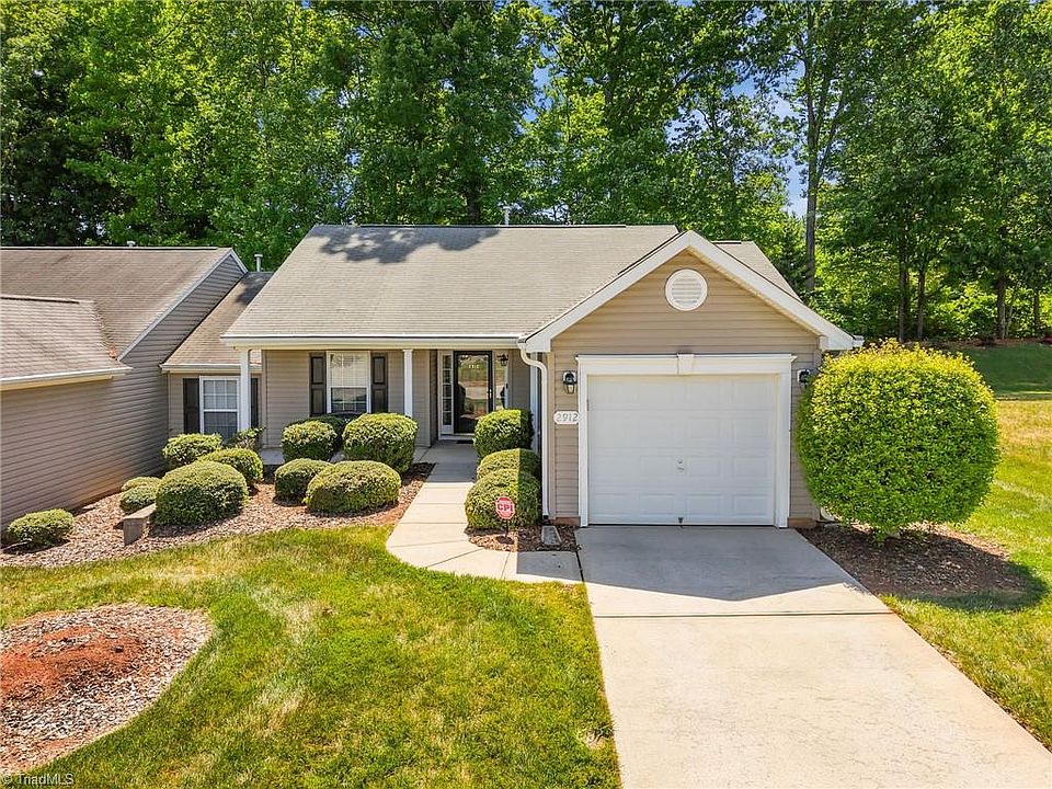 1st image of 2912 Desmond Woods Dr