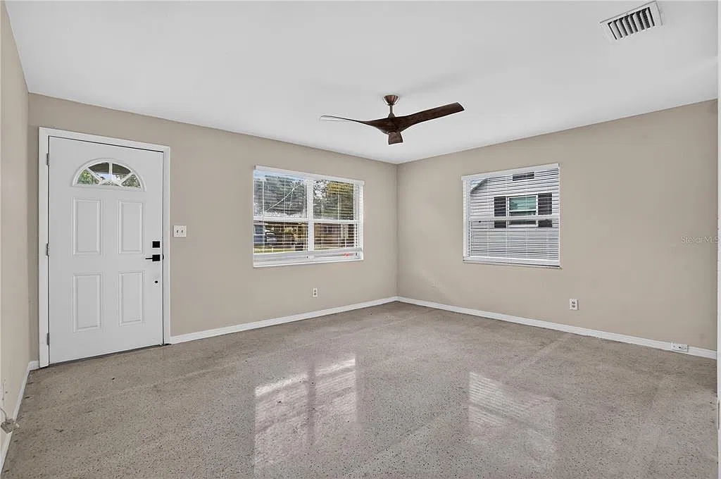 2 bed, 1.0 bath, 832 sqft, $2,300 — Photo 4