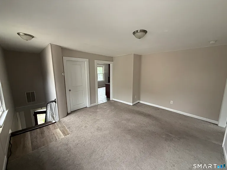 222 N Cherry St — Photo 16