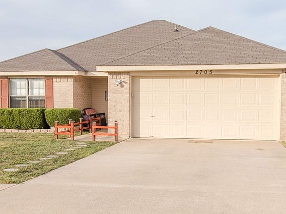 3rd image of 2705 Wesley Dr