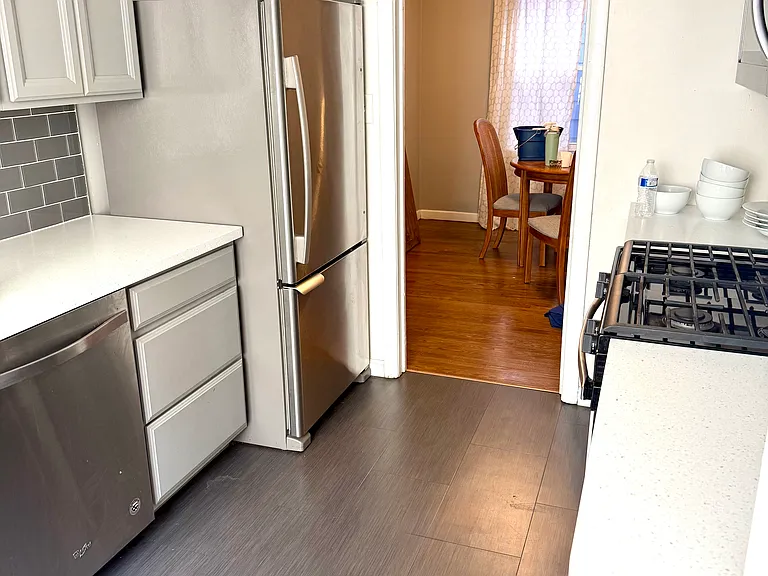 375 W Webster Ave — Photo 2