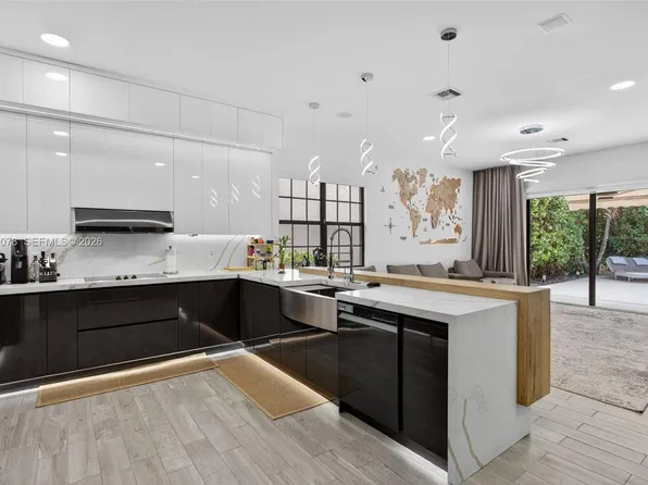 11174 NW 72nd Pl, Parkland, FL 33076