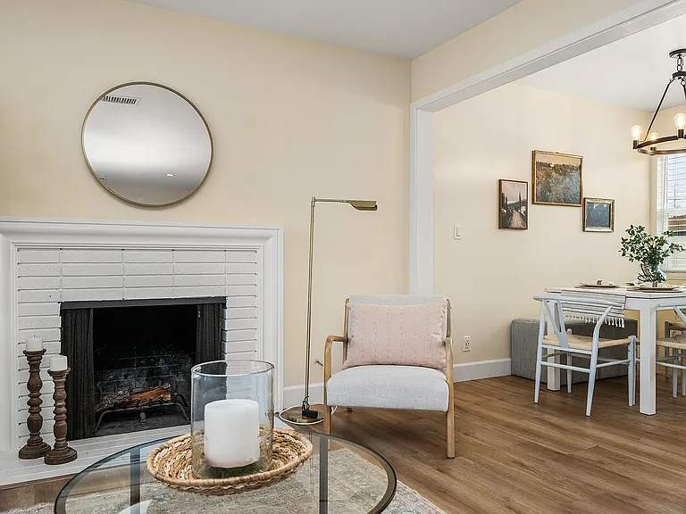 944 W Acacia Ave — Photo 4