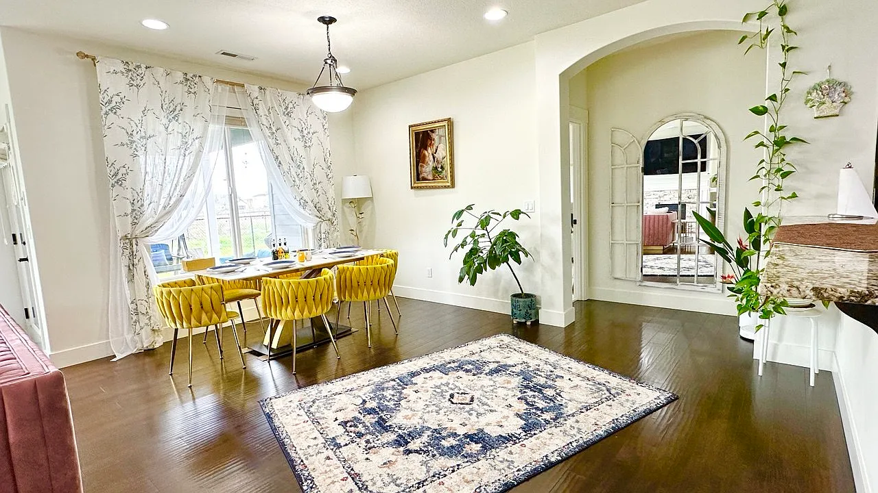 3 bed, 1800 sqft, $900 — Photo 2