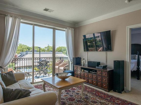 3rd image of 511 W 1st Ave APT 301
