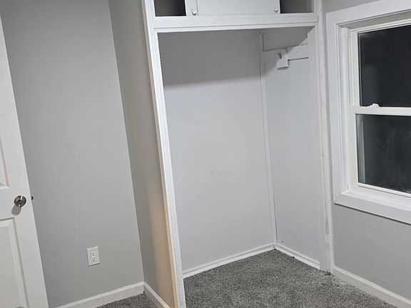 4th image of 2217 W Marquette St