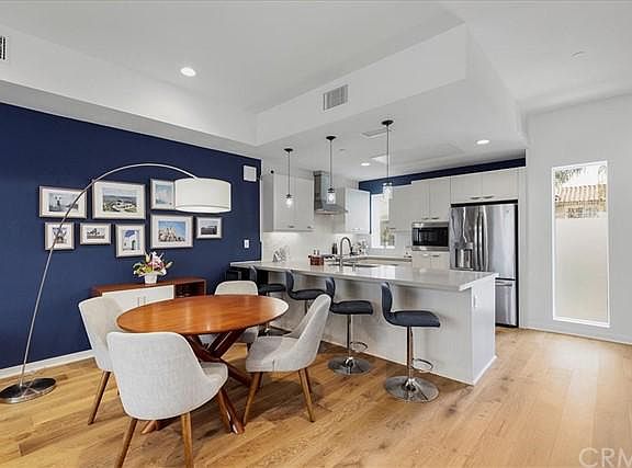 5th image of 4819 Craner Ave