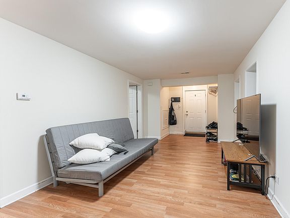 5th image of 2620 W Armitage Ave #Basement