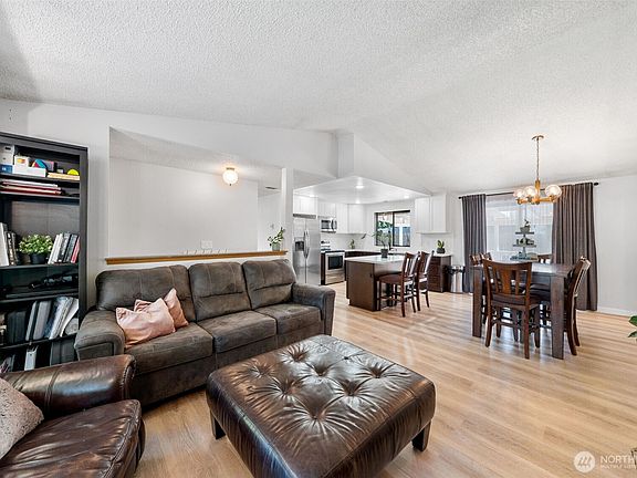 4th image of 17001 5th Avenue E