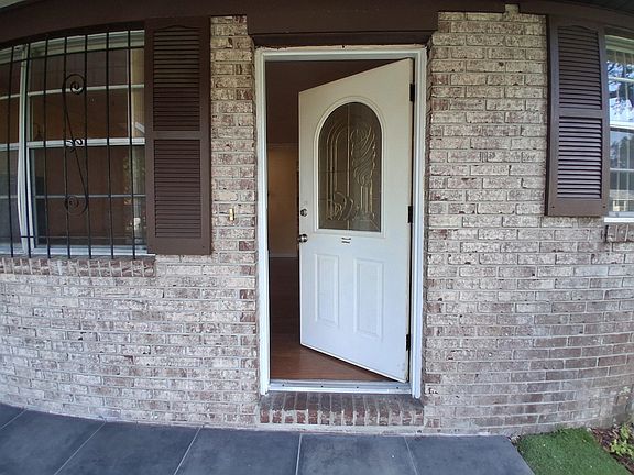4th image of 320 Lobelia Rd