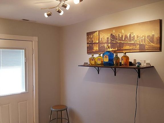 4th image of 6214 Sunshine Ave