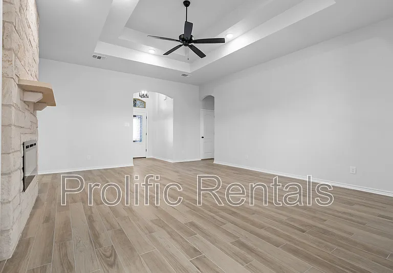 507 Tooter St — Photo 10
