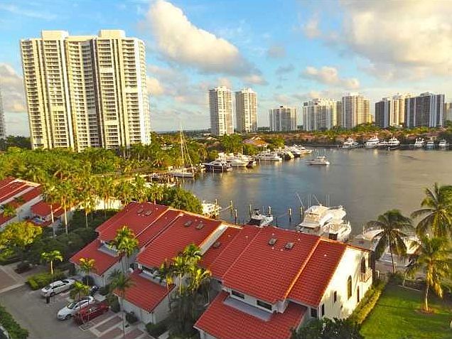 1st image of 3610 Yacht Club Dr APT 806
