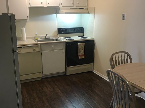 3rd image of 770 W Ferry APT 17B