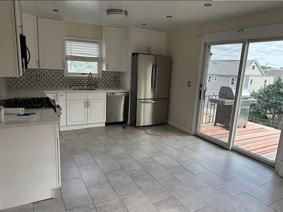 3rd image of 765 Midland Ave #2A
