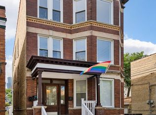 1943 W Grace St APT 2, Chicago, IL 60613