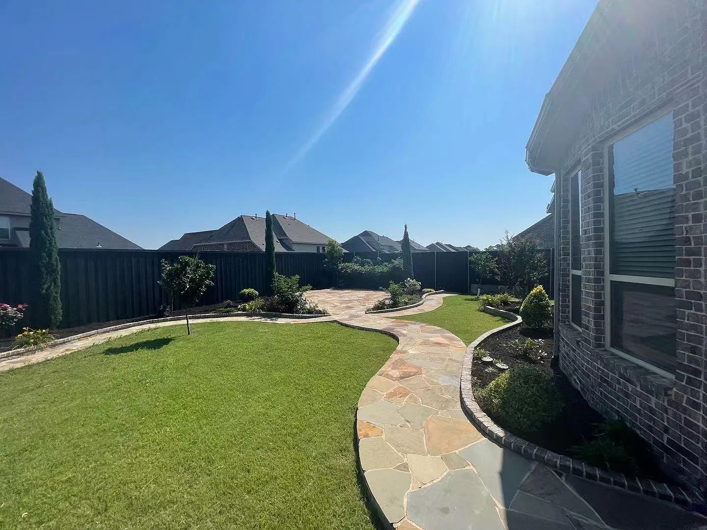 5 bed, 4.5 bath, 4649 sqft, $4,500 — Photo 1
