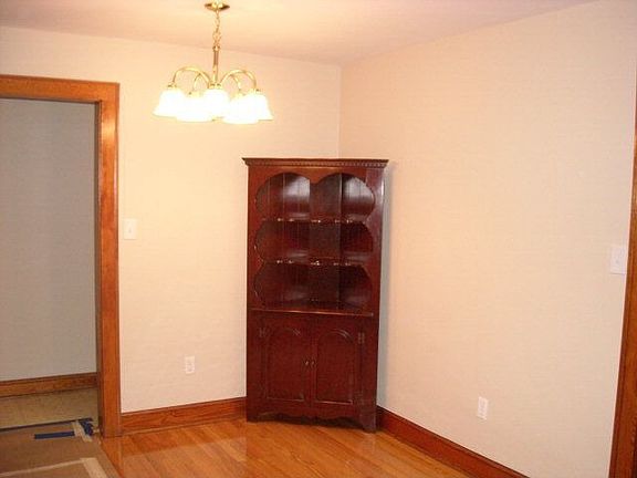 4th image of 2100 Veda Dr
