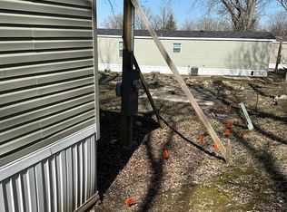 90 Susie Ln, Anderson, IN 46016