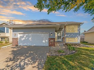 4912 S Galway Ave, Sioux Falls, SD 57106