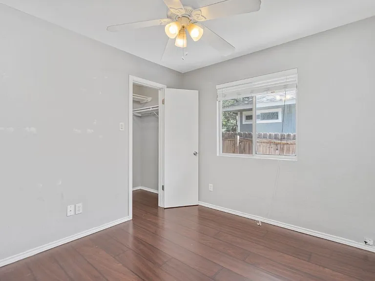 7228 Aldea Dr #B — Photo 9
