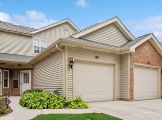190 Golfview Dr, Glendale Heights, IL 60139