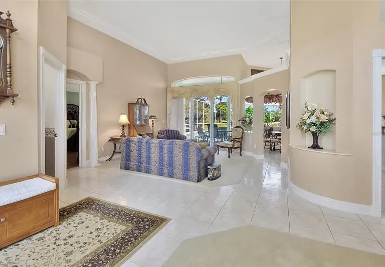 384 Caddie Dr — Photo 10