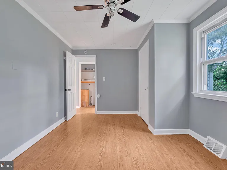 8206 Waterford Rd — Photo 10