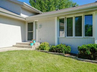 7268 Montmorency Dr, Rockford, IL 61108
